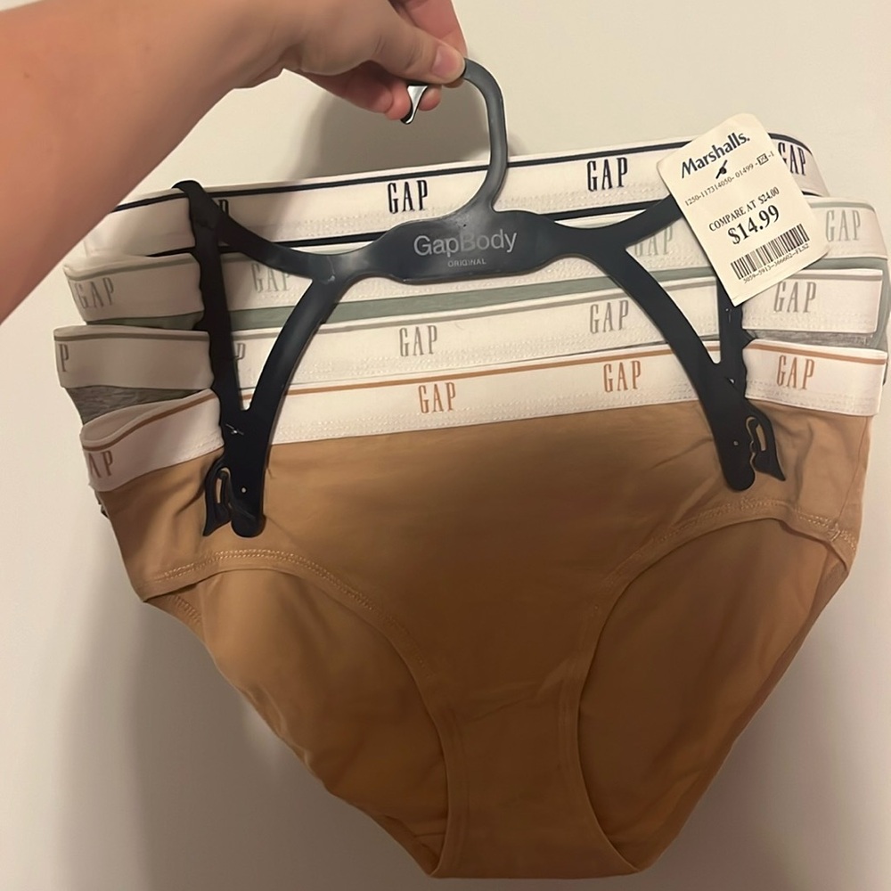 4 pairs bikini briefs